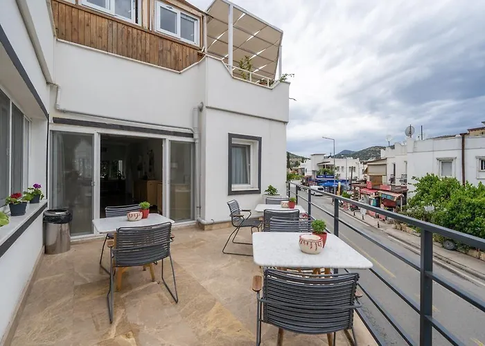 Mucho Butik 2* בודרום